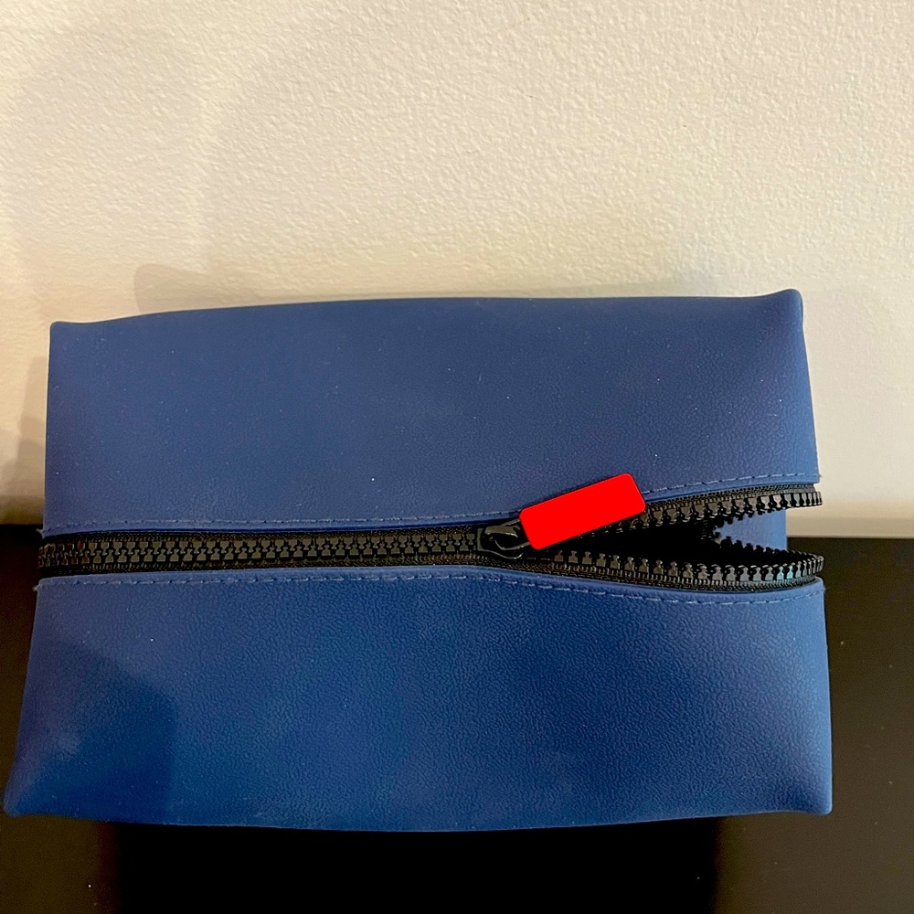 Silicone Tolietry Bag Dopp Kit